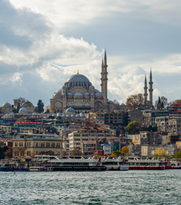 Top 10 Must-See Landmarks Near Sultanahmet